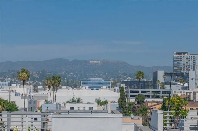 6016 W Beachwood Ln, Los Angeles, CA 90038