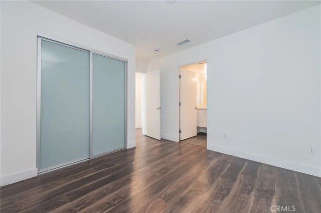 6016 W Beachwood Ln, Los Angeles, CA 90038