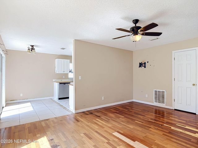 121 WHIPPOORWILL Drive, Palm Coast, FL 32164