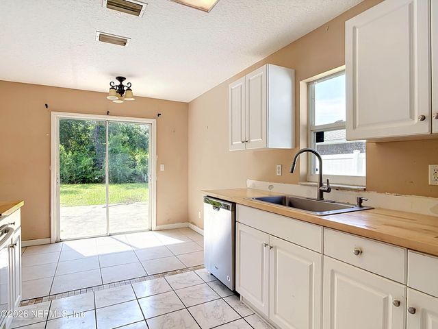 121 WHIPPOORWILL Drive, Palm Coast, FL 32164
