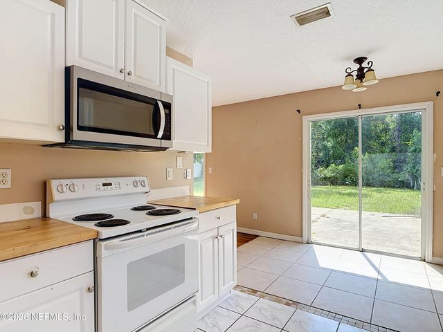 121 WHIPPOORWILL Drive, Palm Coast, FL 32164