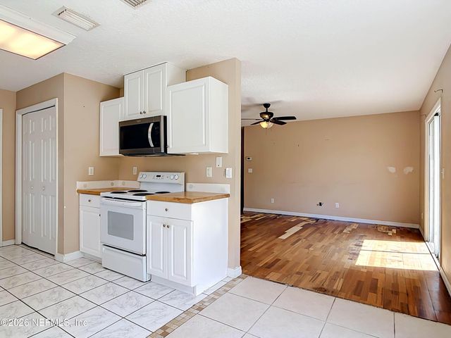 121 WHIPPOORWILL Drive, Palm Coast, FL 32164