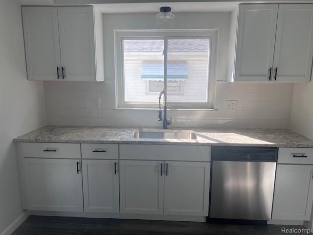 534 Nevada Avenue, Pontiac, MI 48341