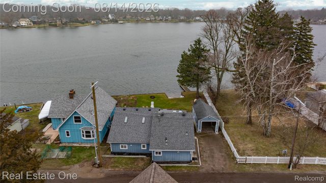 4262 Flynn, Highland Charter Township, MI 48356
