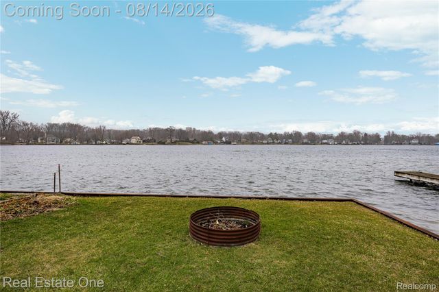 4262 Flynn, Highland Charter Township, MI 48356