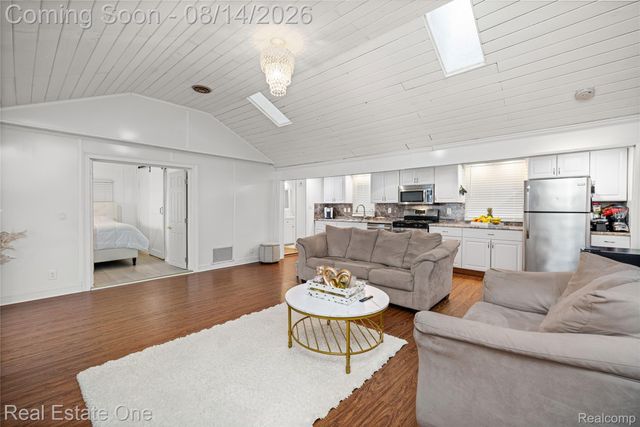 4262 Flynn, Highland Charter Township, MI 48356