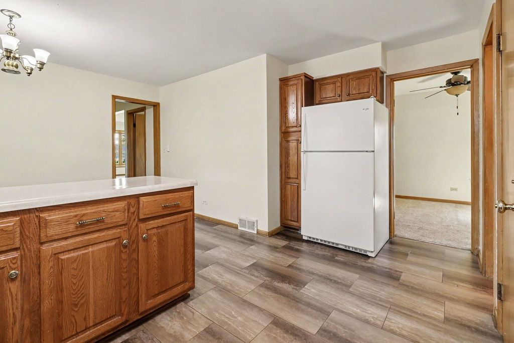 504 E Butterfield Road, Elmhurst, IL 60126 — photo 4