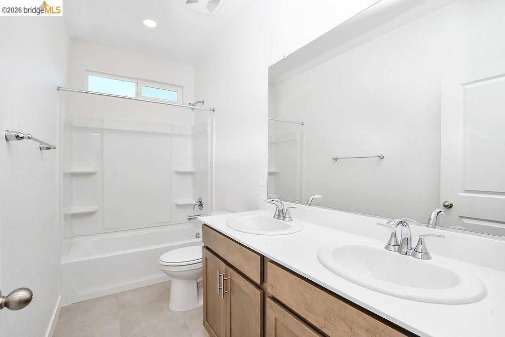 Image 22 of property listing at 516 Spruce Way, Oakley, CA 94561