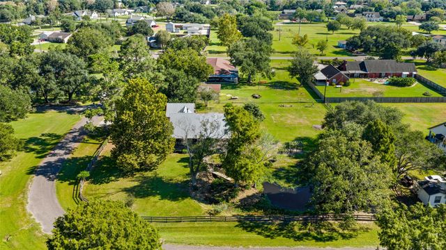 5101 W Zephyr Drive C378B, Alvin, TX 77511