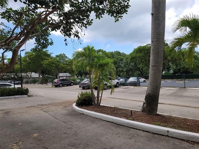 5570 NW 44th Street 215A, Lauderhill, FL 33319