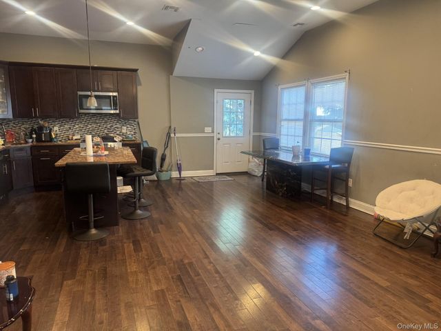 75 Gates Avenue, Central Islip, NY 11722