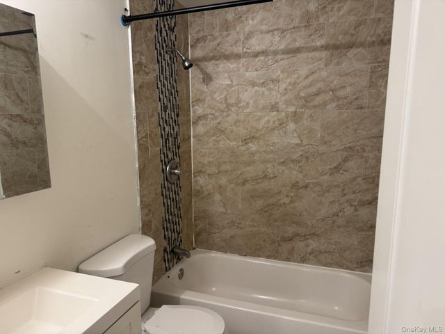 75 Gates Avenue, Central Islip, NY 11722