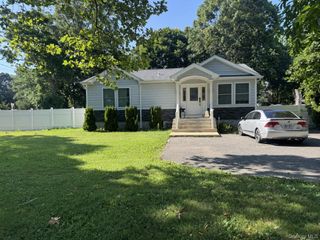 75 Gates Avenue, Central Islip, NY 11722