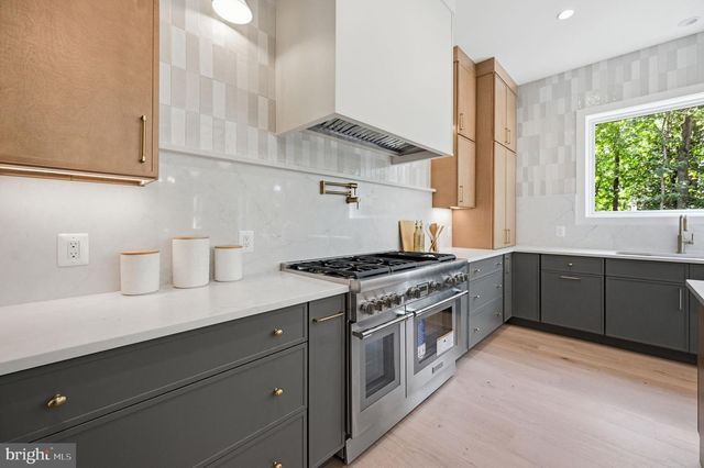 107 YEONAS DRIVE SE, Vienna, VA 22180