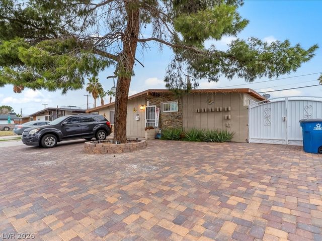 3304 East Owens Avenue, North Las Vegas, NV 89030