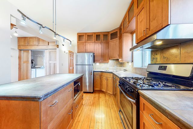 3843 W Addison Street, Chicago, IL 60618