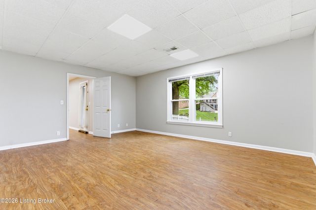 12403 Tamworth Ct, Louisville, KY 40299
