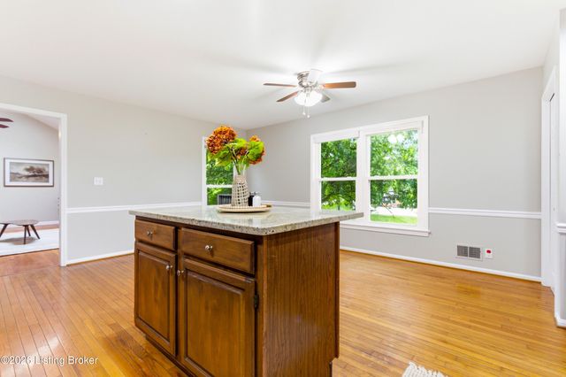 12403 Tamworth Ct, Louisville, KY 40299