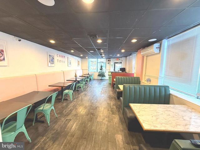 1439 VINE ST, Philadelphia, PA 19102