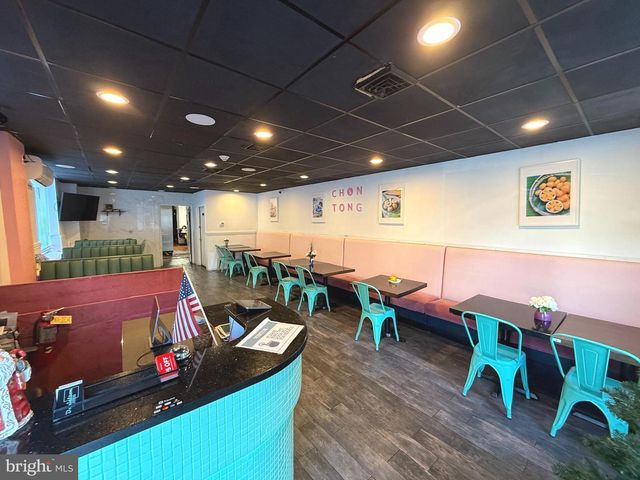 1439 VINE ST, Philadelphia, PA 19102