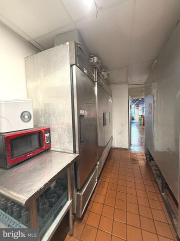 1439 VINE ST, Philadelphia, PA 19102