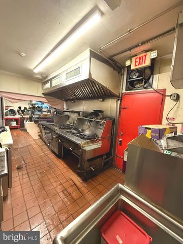 1439 VINE ST, Philadelphia, PA 19102