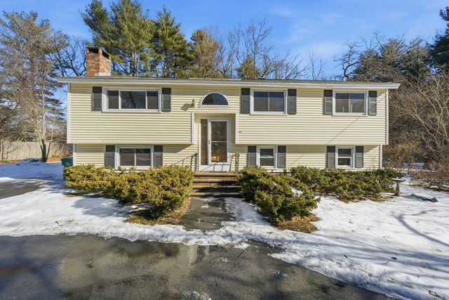 43 Little John Drive, Billerica, MA 01821