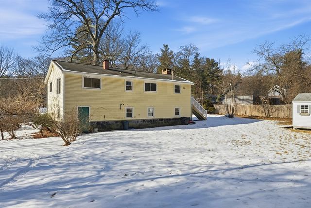 43 Little John Drive, Billerica, MA 01821