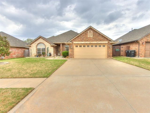 2713 SE 8th Street, Moore, OK 73160
