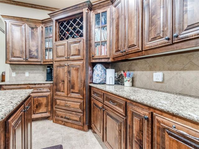 2713 SE 8th Street, Moore, OK 73160