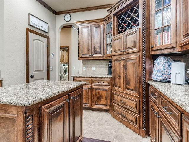 2713 SE 8th Street, Moore, OK 73160