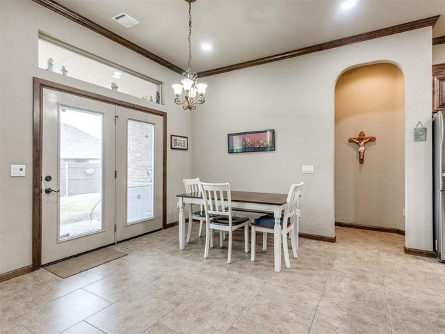 2713 SE 8th Street, Moore, OK 73160