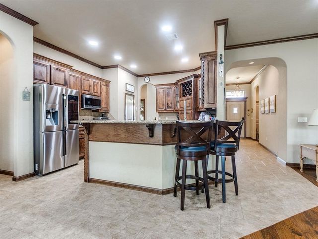 2713 SE 8th Street, Moore, OK 73160