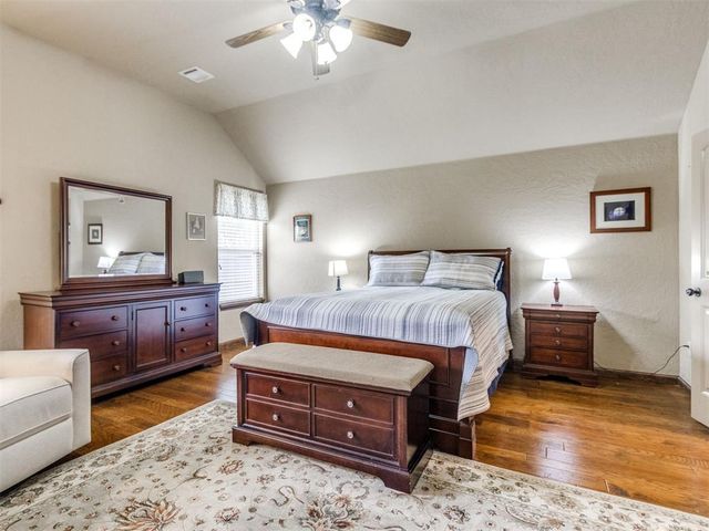 2713 SE 8th Street, Moore, OK 73160