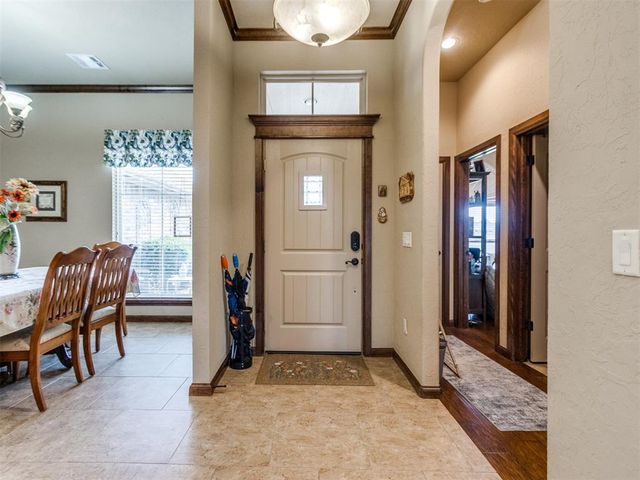 2713 SE 8th Street, Moore, OK 73160