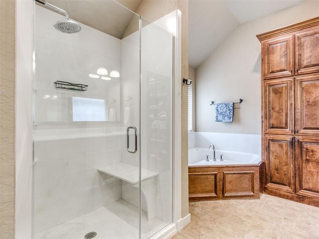 2713 SE 8th Street, Moore, OK 73160