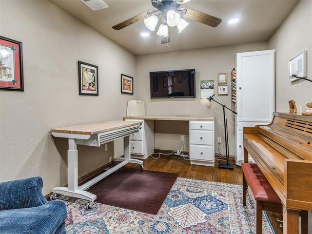 2713 SE 8th Street, Moore, OK 73160