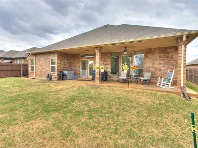 2713 SE 8th Street, Moore, OK 73160
