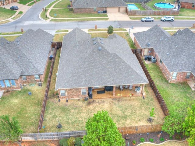 2713 SE 8th Street, Moore, OK 73160