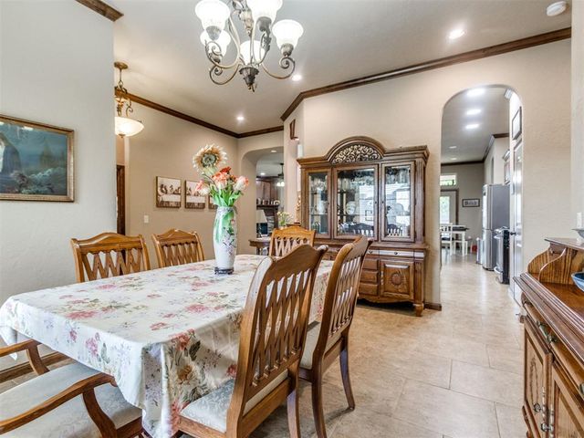 2713 SE 8th Street, Moore, OK 73160