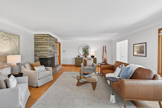 1544 Mississippi River Boulevard S, Saint Paul, MN 55116