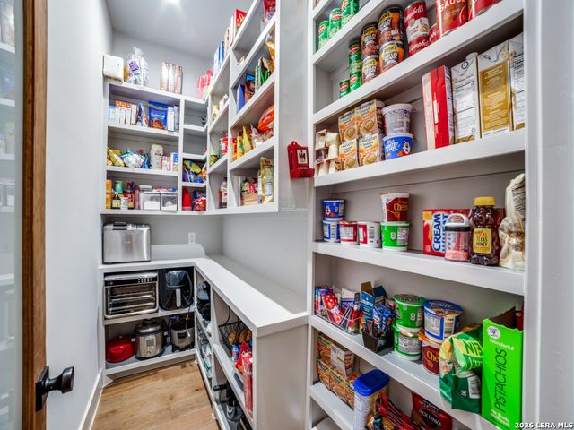 196 Bobby Lynn, Adkins, TX 78101