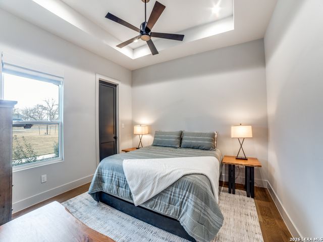 196 Bobby Lynn, Adkins, TX 78101