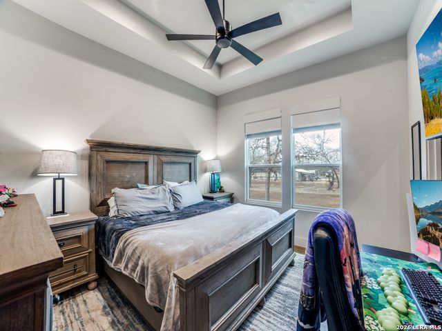 196 Bobby Lynn, Adkins, TX 78101