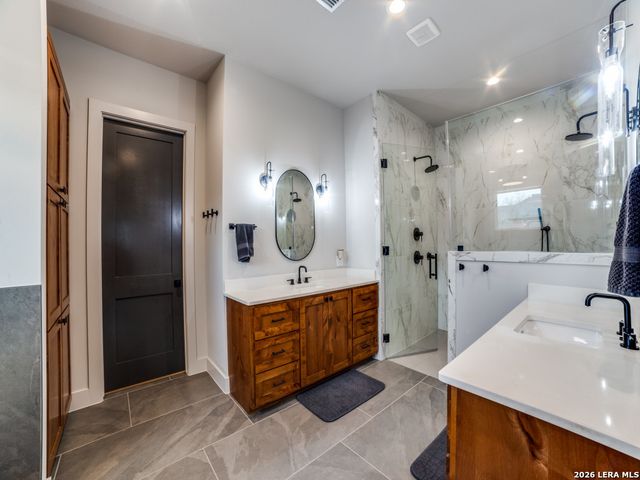 196 Bobby Lynn, Adkins, TX 78101