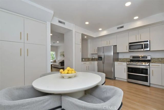 10918 Morrison Street 3, North Hollywood, CA 91601