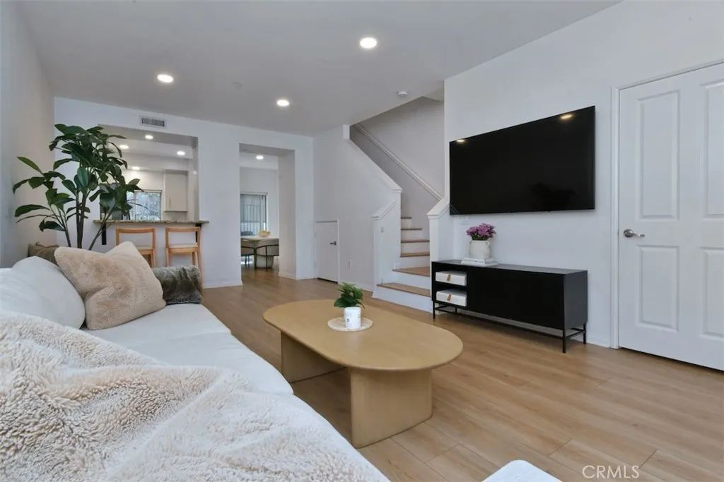 10918 Morrison Street 3, North Hollywood, CA 91601