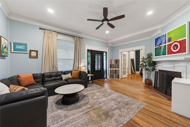 2300 N Edgewood Terrace, Fort Worth, TX 76103