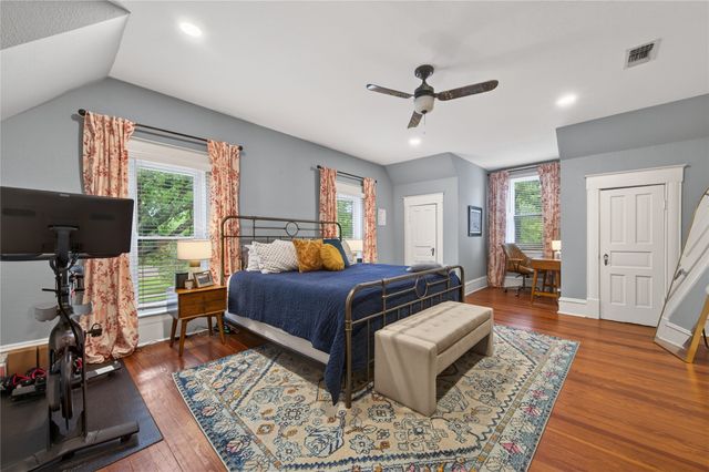 2300 N Edgewood Terrace, Fort Worth, TX 76103