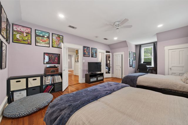 2300 N Edgewood Terrace, Fort Worth, TX 76103